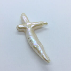 gemstone-natural-freshwater-baroque-pearl-champagne-colour